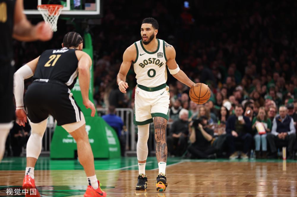 輕的邊後衛 輕的邊後衛